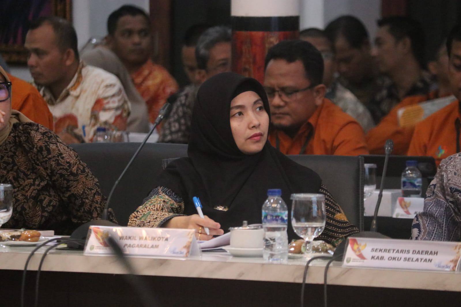 Wakil Walikota Pagar Alam Hj. Bertha mengikuti Rapat Koordinasi Pengentasan Kemiskinan se-Provinsi Sumatera Selatan Tahun 2026