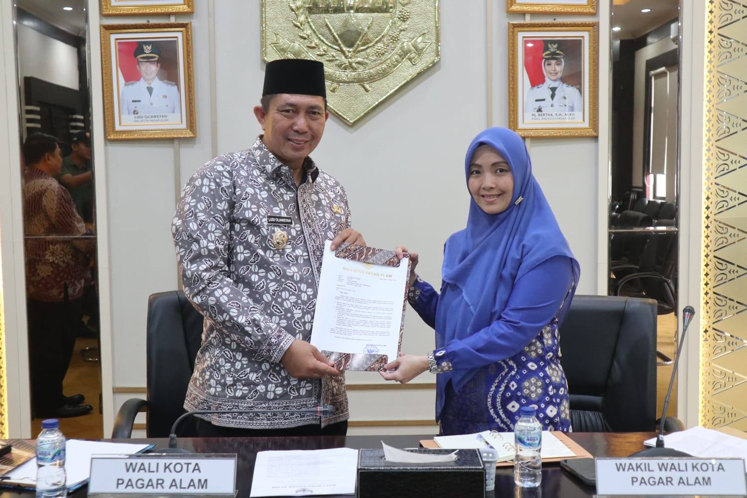 Wali Kota Pagar Alam Ludi Oliansyah, didampingi Wakil Wali Kota, Hj. Bertha Pimpin Rapat Perdana Persiapan Hari Hut Kota Pagar Alam Tahun 2026.